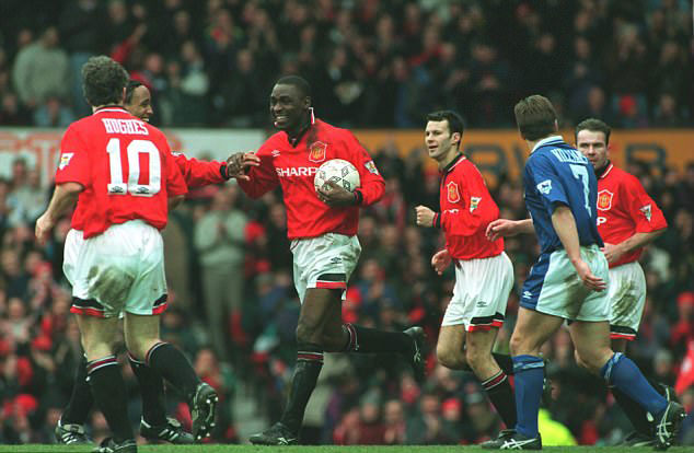 Những kỷ lục sau 10.000 trận ở Ngoại hạng Anh